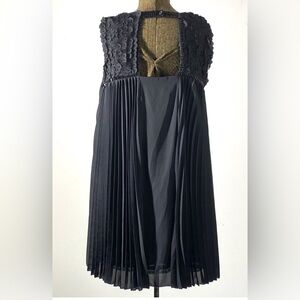 Leifsdottir sleeveless pleated dress, 2 beads need stitch (pictured) siz…